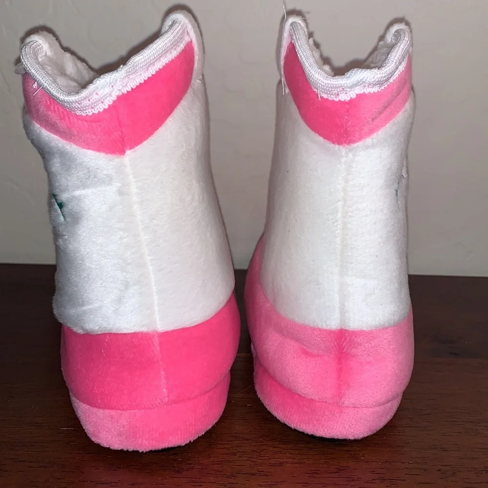 SIZE 11/12 BRAND NEW AND SO CUTE GIRLS BOOT SLIPPERS BY LTD COMMODITES